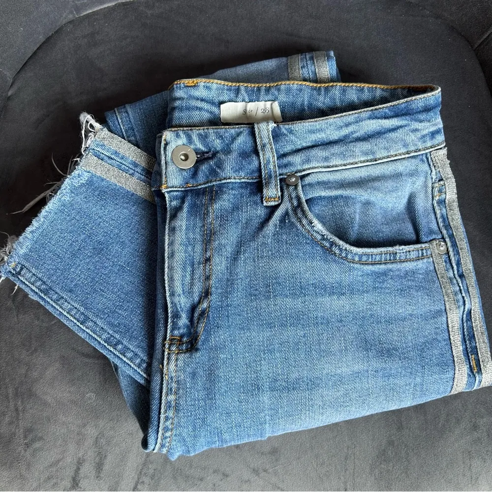 Pilcro Anthropologie sliver tuxedo stripe slim jeans size 28 - Image 2