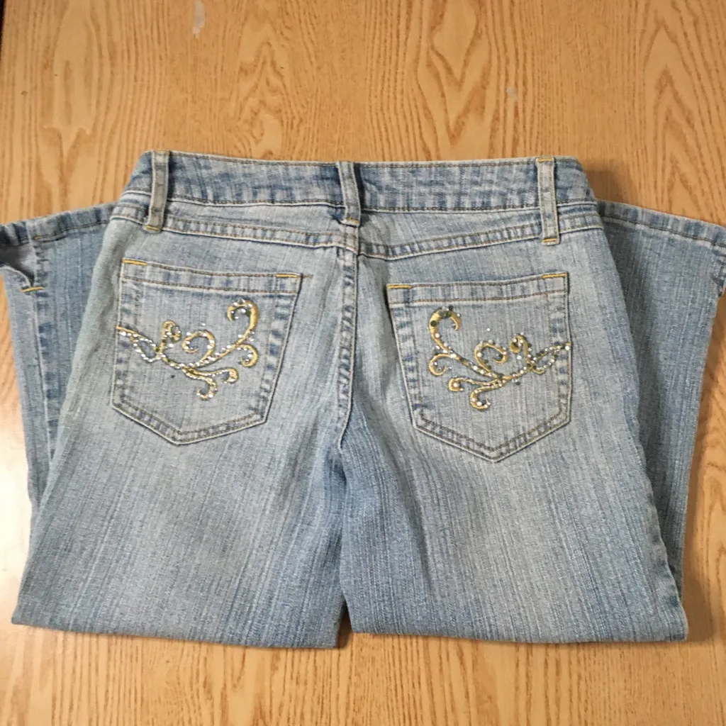 Juniors/Womens NOBO Rhinestones Jeweled Stretchy Distressed Capri Jeans Size 3 Blue - Image 5