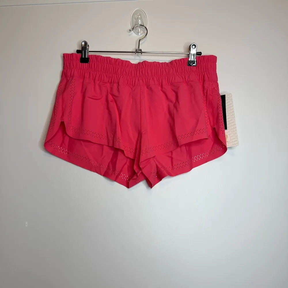 Lululemon Swell Chaser Short Lip Gloss Pink NWT - Image 3