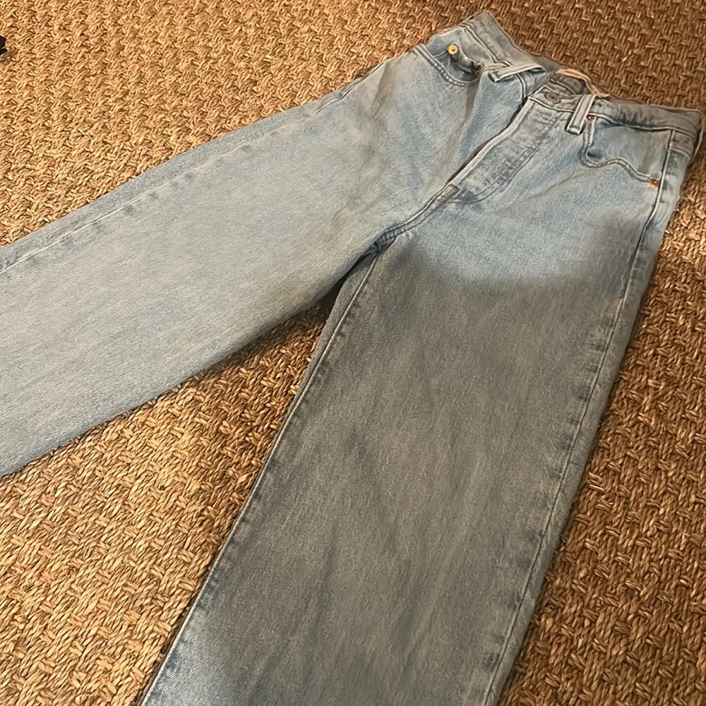 Levi's® Premium
RIBCAGE STRAIGHT ANKLE WOMEN'S JEANS - Image 4