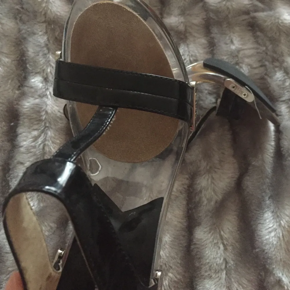 Michael Kors Lucite Clear and Black block heels - Image 4