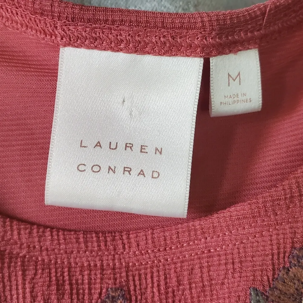 Lauren Conrad medium M dusty rose Embroidered ruffles Cold-Shoulder midi dress - Image 6