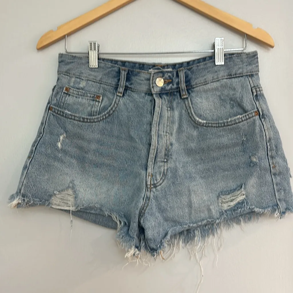 MOVING SALE Zara Distressed denim cutoff shorts - Image 3