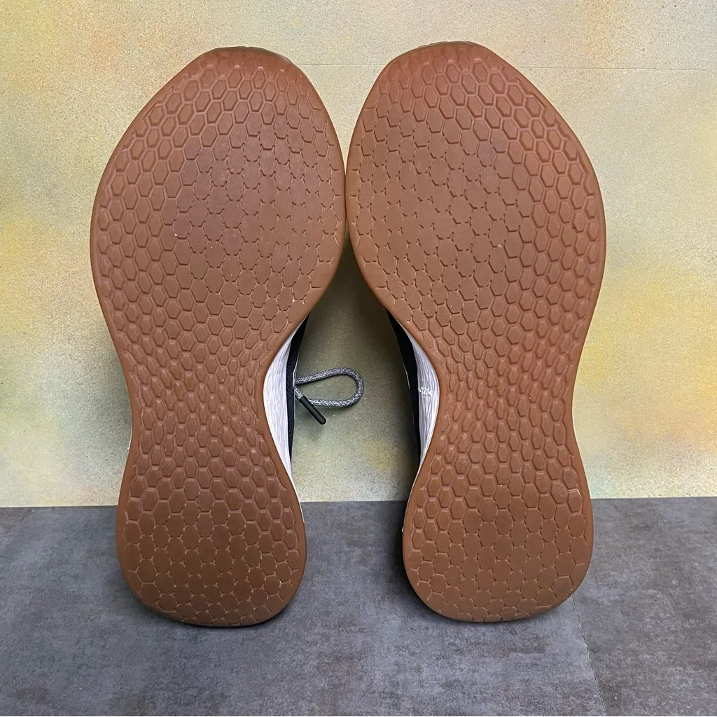 New Balance Fresh Foam Roav Tee Shirt Black/Gray Women's Sneakers Size 11B - Image 8