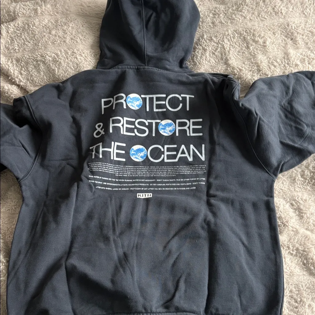 RARE kith hoodie size XS - Image 3