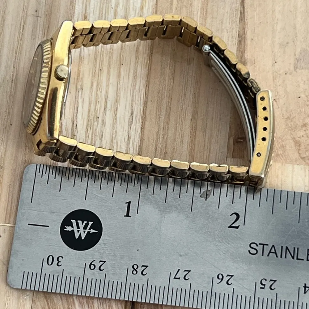 Seiko SQ Ladies Watch RARE Vintage Crystals Gold Tone Dial Bracelet Date Window - Image 13