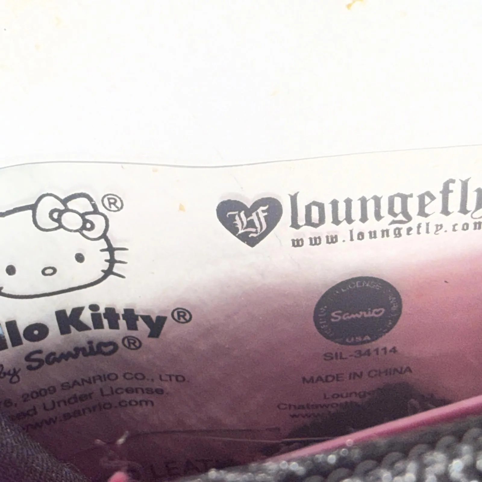 Hello Kitty Vintage Y2K 2009 Loungefly Wallet Pink Patent Leather Collectible - Image 5