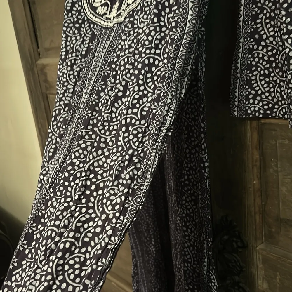 World Market Purple White Embroidery Global Side Splits Maxi Dress Small/Medium Size undefined - Image 5