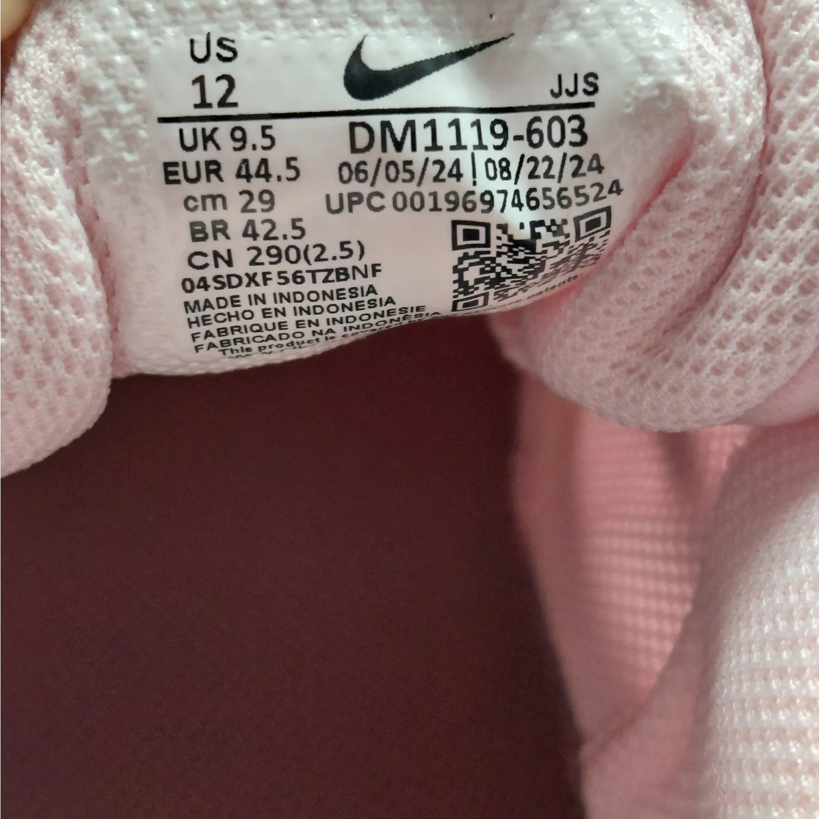 Nike Legend Essentials 3 Athletic Sneakers Women's 12 Pink Activewear Workout - Image 10