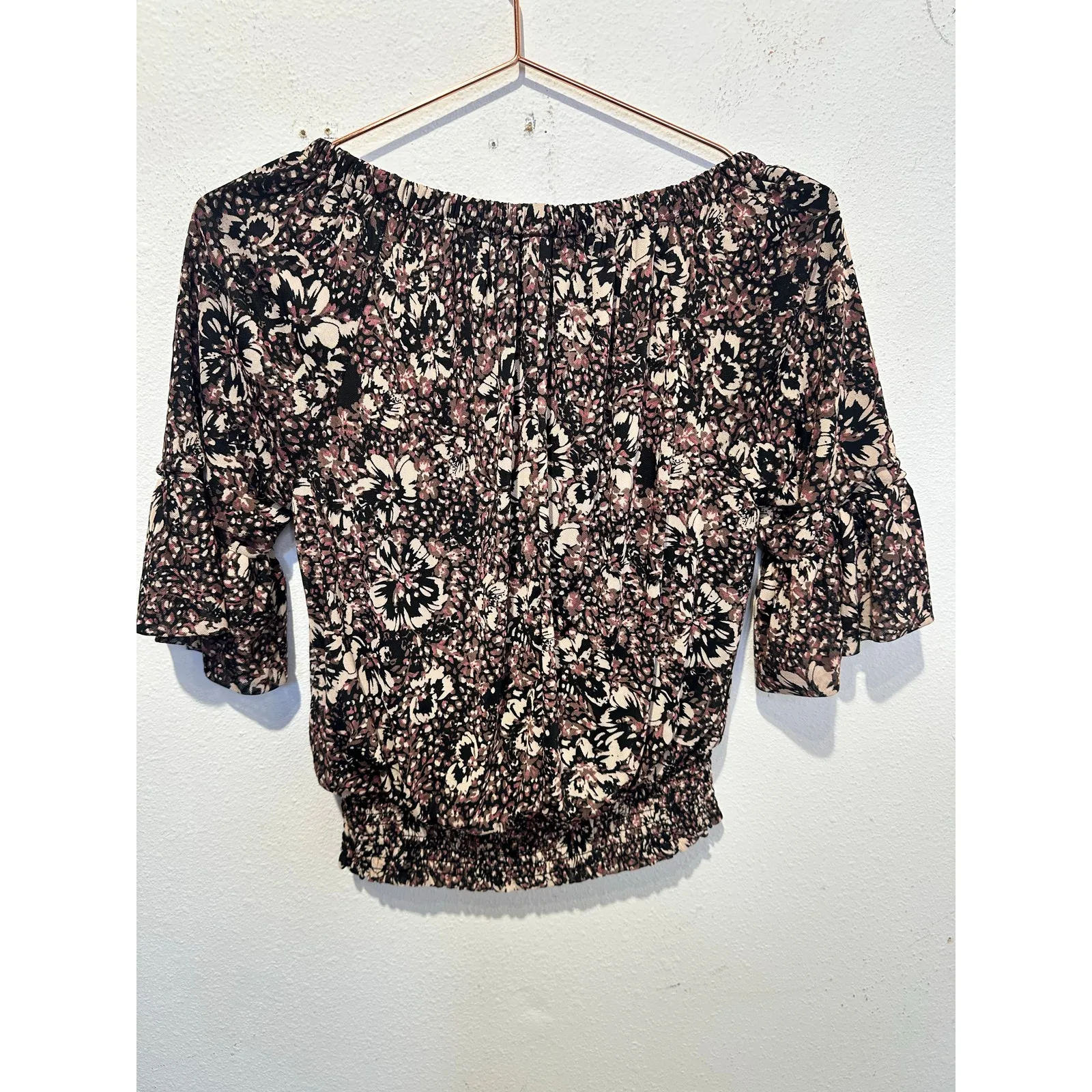 Evereve Dark Floral Smocked Off Shoulder Mesh Style Stretch Shirt size XS - Image 3