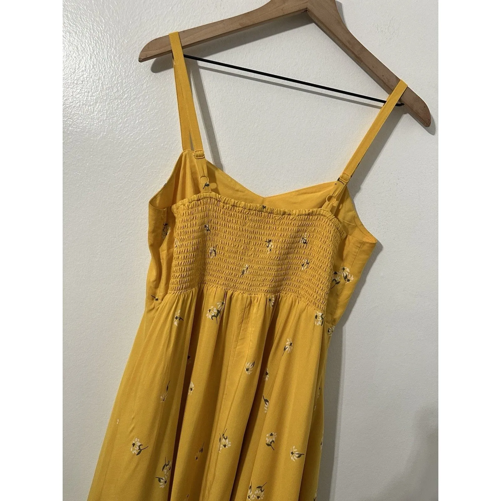 Old Navy Women’s Yellow Floral Summer Dress Spring Flowy Medium - Image 5