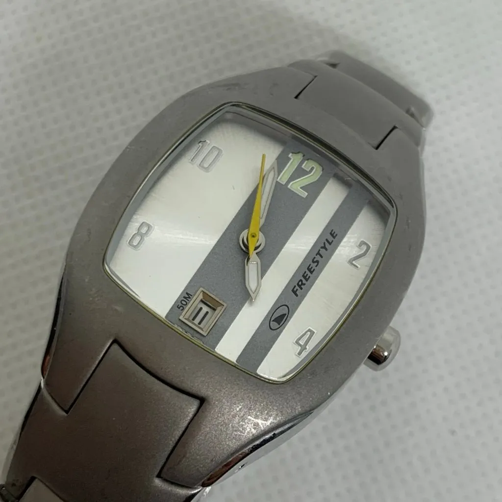 Freestyle USA women silver tone date watch 26mm quartz analog size 6” running - Image 2