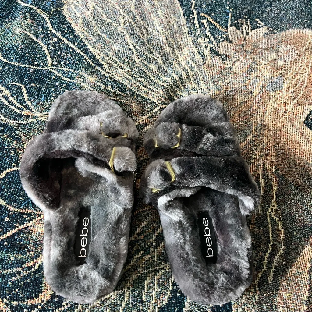 Bebe Plush Gray and Gold Faux Fur Slippers Slides SZ 7 Soft Sandals Rhinestone - Image 5