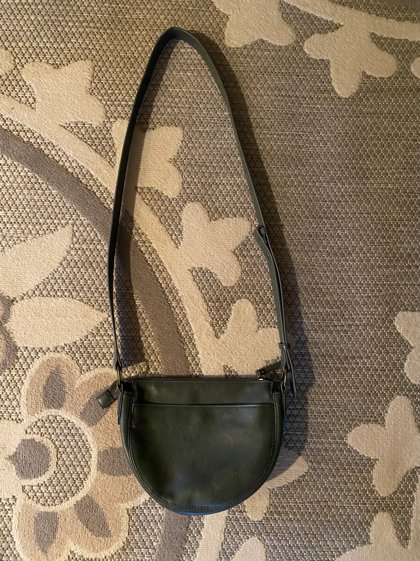 Universal Threads Crossbody - Image 2