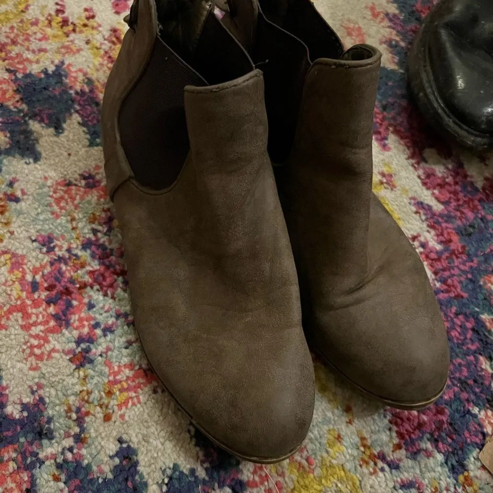 Madden girl low top booties 8.5 - Image 2