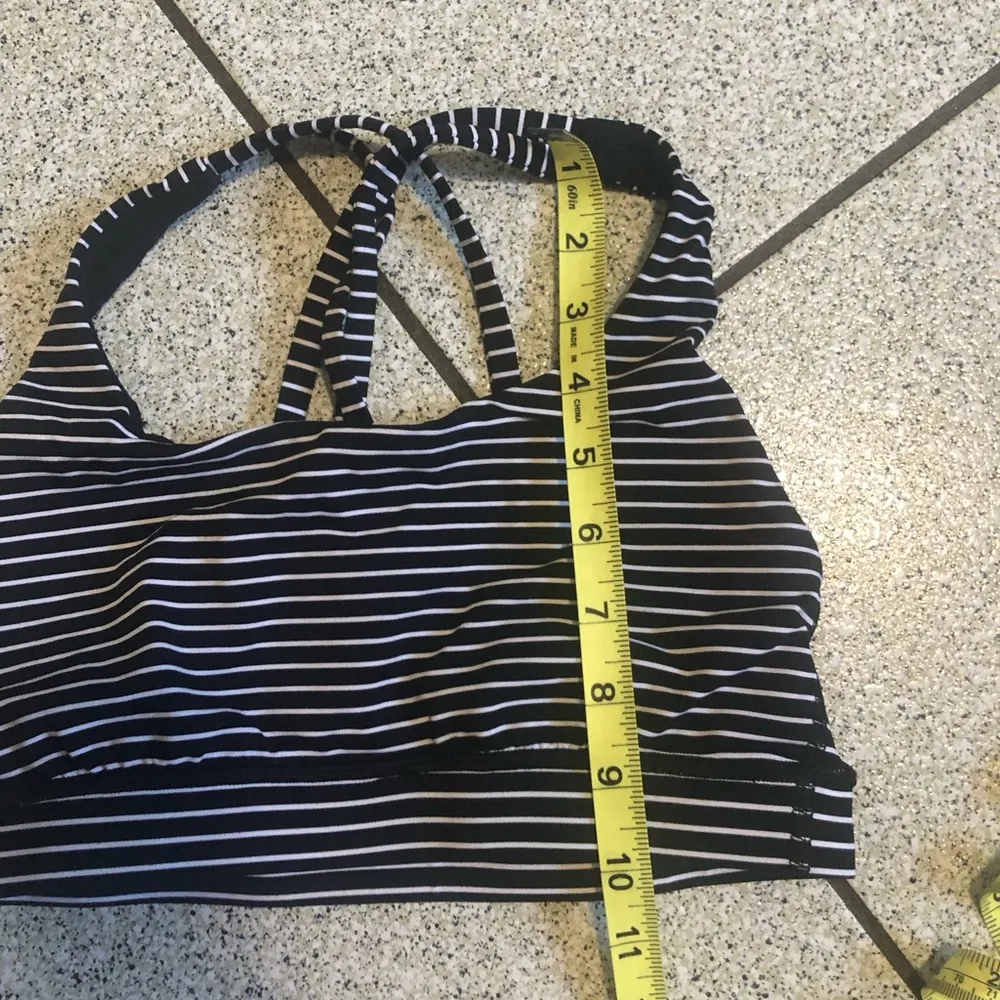 Lululemon  Athletica Energy Sports Bra in Mod Stripe Black White Size 4 Racerback - Image 11