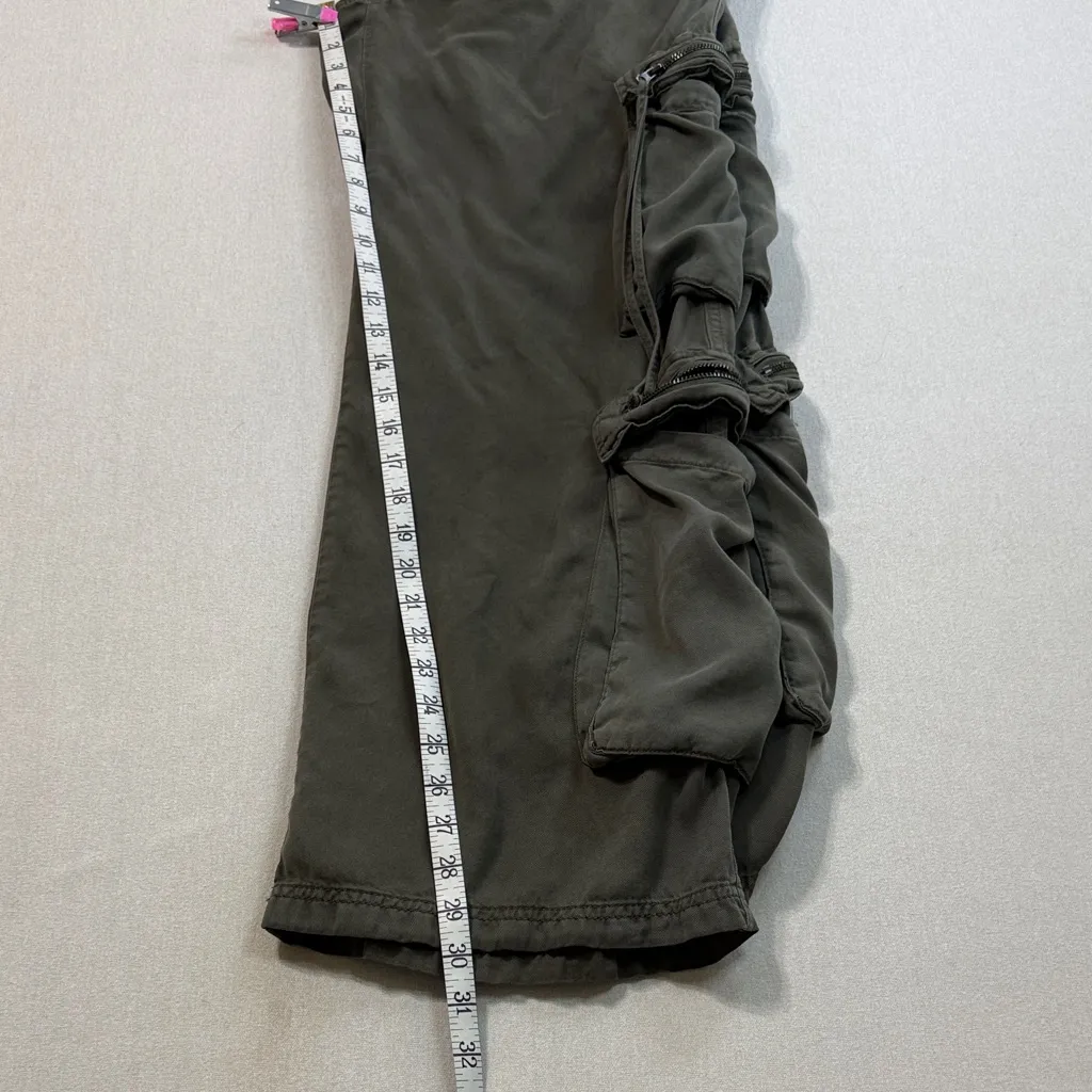 Stylish Women's Cargo Jeans in Green Size M - Image 7