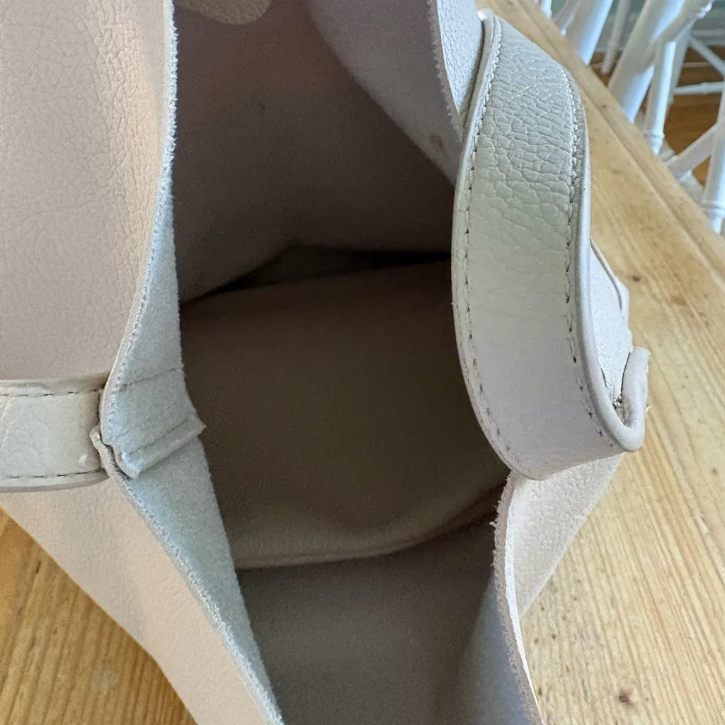 Anthropologie  Elegant Cream Shoulder Bag - Image 6