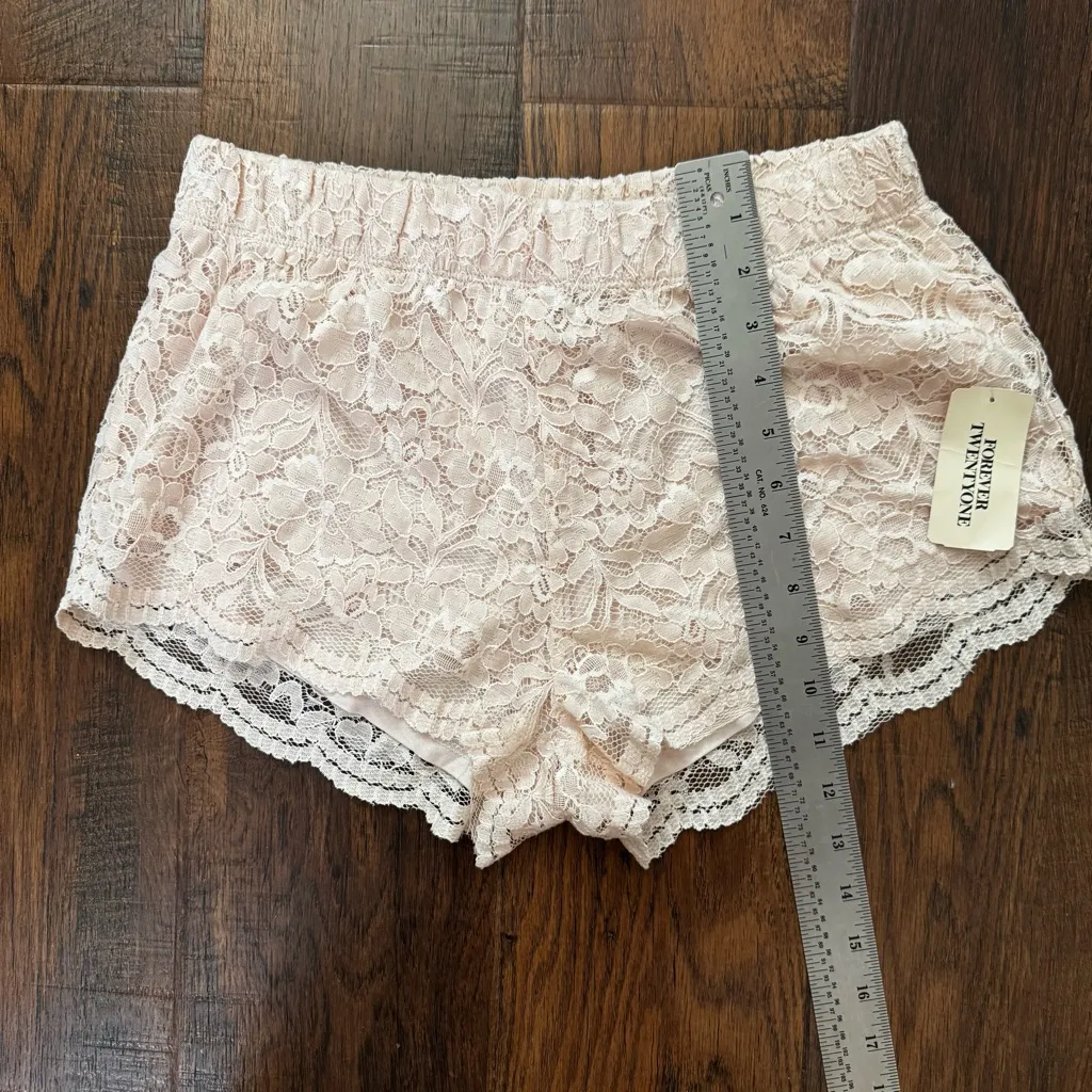 FOREVER 21 short knit blush lace, lined short, size M, NWT - Image 4