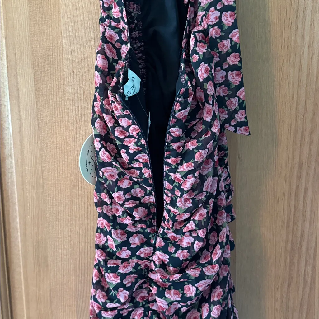 Kiss The Sky Urban Outfitters Size Small La Rose Halter Mini Dress NEW NWT - Image 9