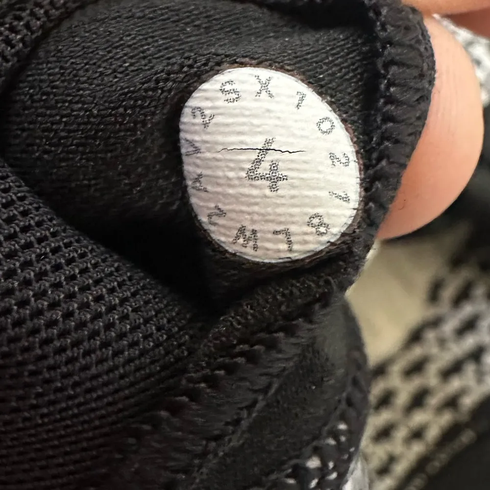 Lululemon Time To Sweat Bra black white size 4 - Image 7