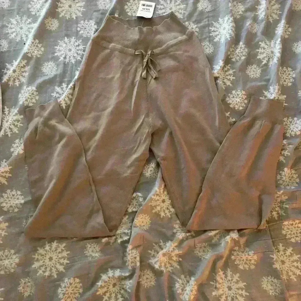 Maison d’ Amelie brand joggers. Size XS. Tan - Image 3