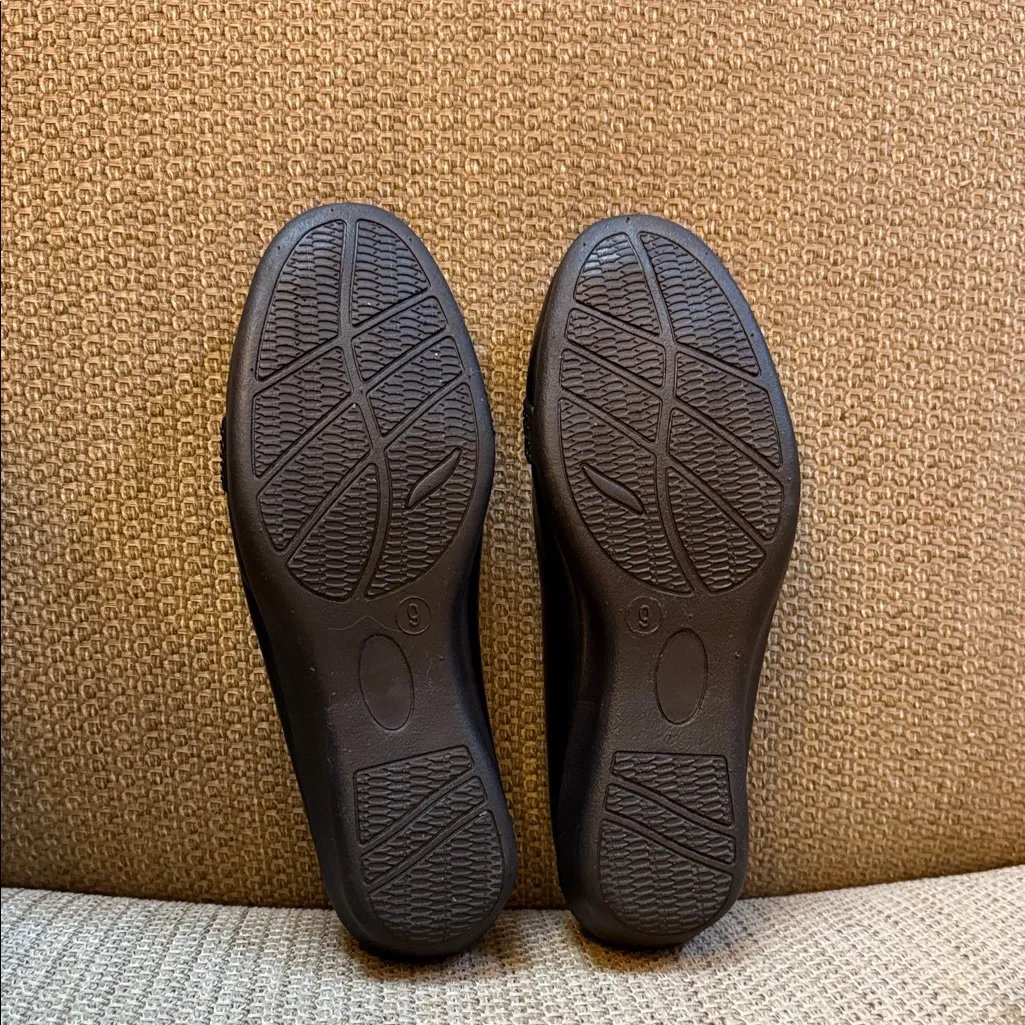 Cherokee Black Women's Flats with Embellished Strap - Image 4