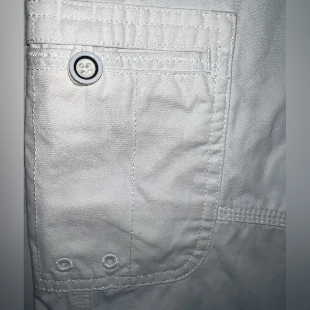 White House Black Market White Dragonfly Embroidered Crop Pants, Size 8 - Image 4