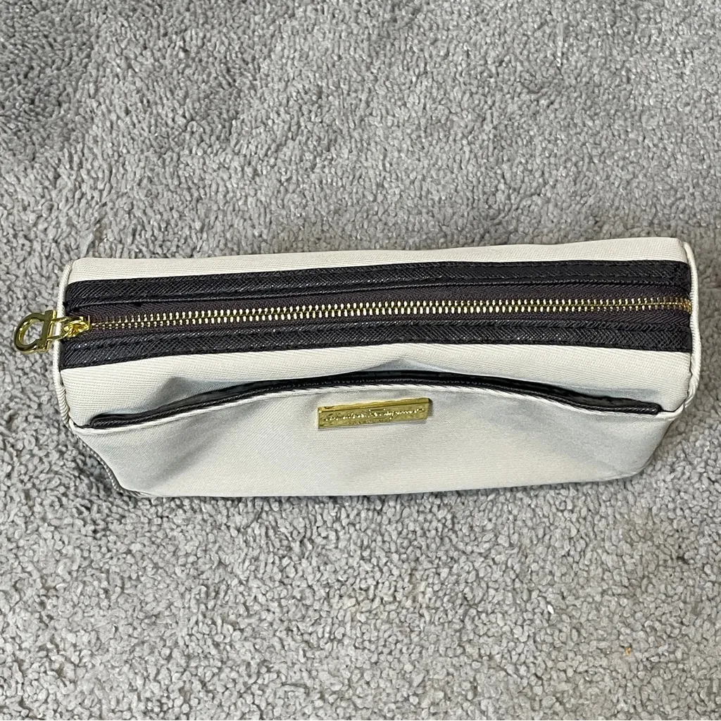 Salvatore Ferragamo Saudia Ivory Travel Cosmetic Bag‎ - Image 4