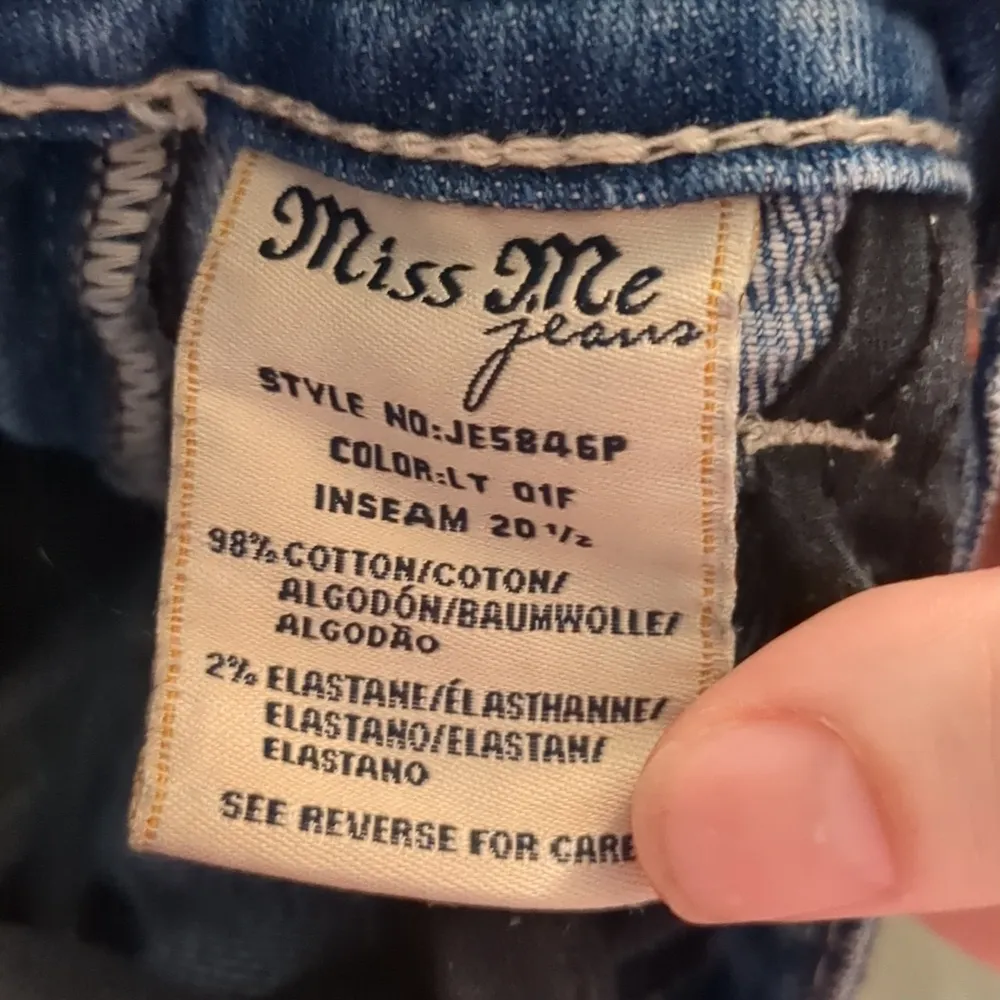 Miss me distressed cuffed Capri size 24 - Image 9