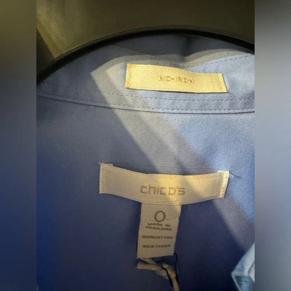 Chicos Elena Button down, no iron shirt, regular sizing is a size 4/Small/ NWT - Image 5