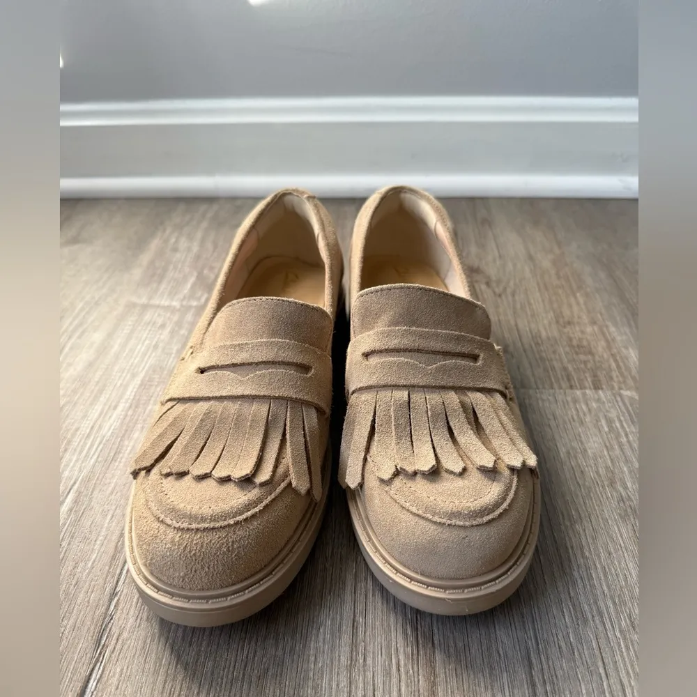 Clark’s Orinoco 2 Suede Loafers Slip On Shoes Beige Sand Fringe Tassels 6.5 37 - Image 3