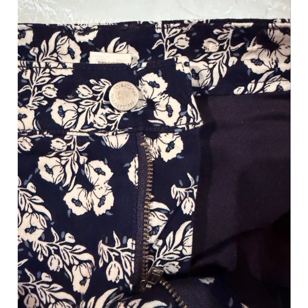 y2k Westport Black & White Floral A-Line Skirt Lined Classic Chic - Image 4