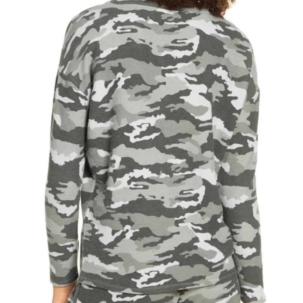 CHASER Camo Cozy Pullover Sweatshirt Gray Medium NWT - Image 2