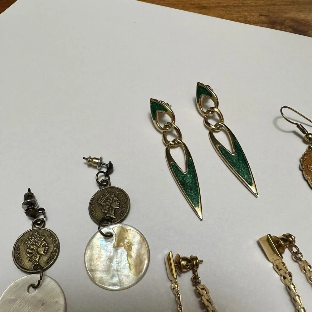 Lot Of 4 Dangle Drop Pierced Earrings Metal / Bead Mix 1 Cloisonné Enamel Lion Gold - Image 4