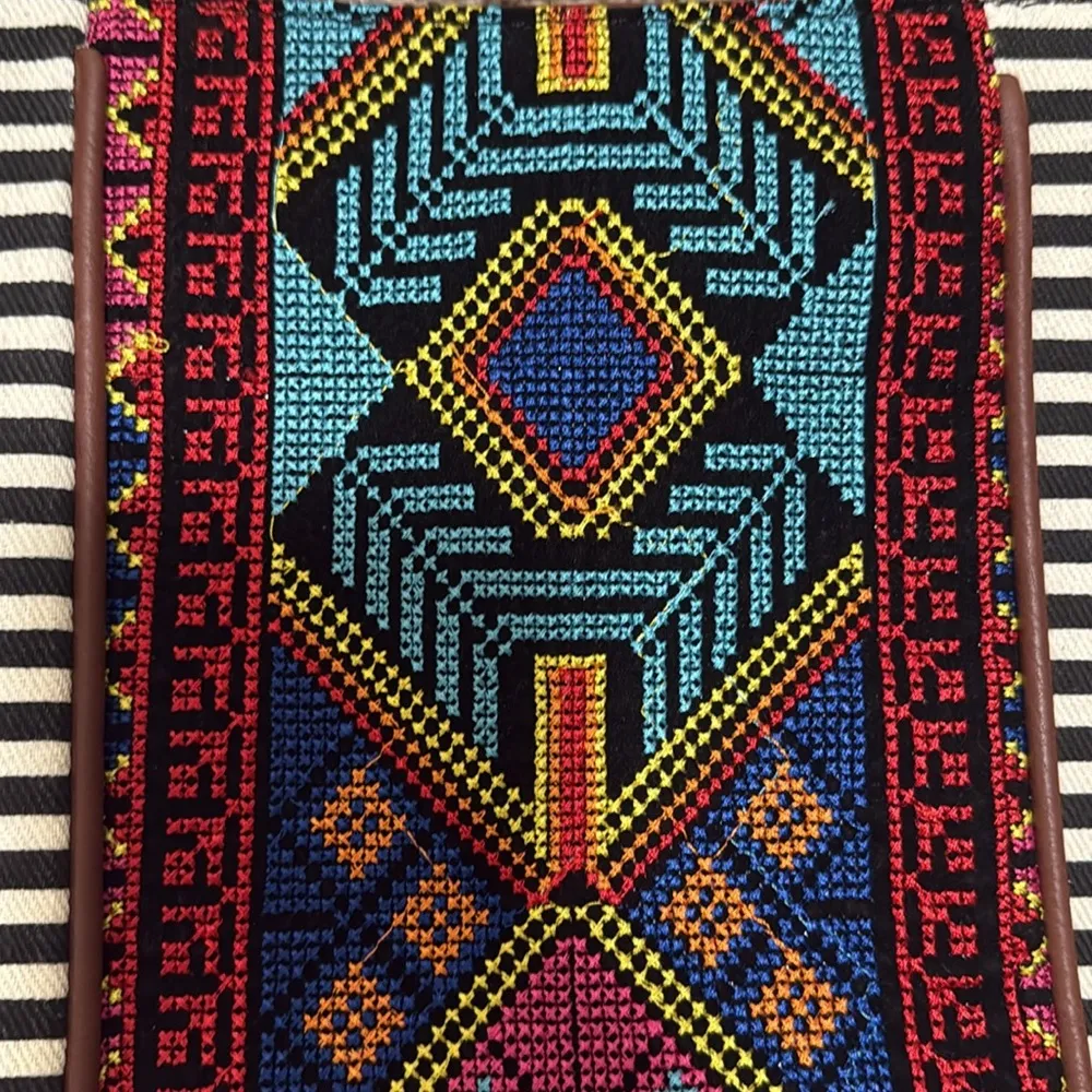 Jen & CO. NWT Striped Women's Bag embroidered Black - Image 3