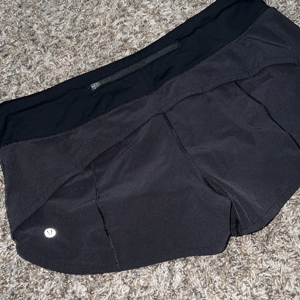 lululemon low rise 2.5” speed up shorts - Image 2