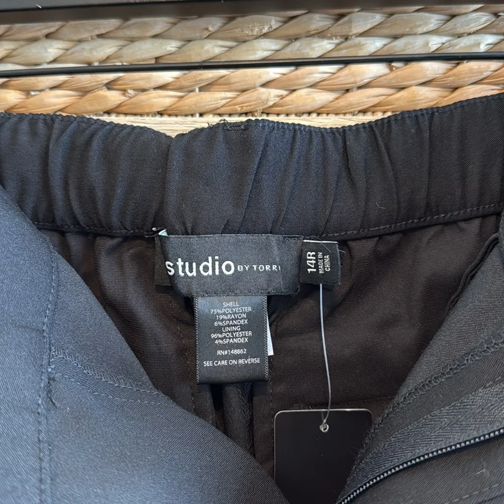 NWT Torrid High Rise Relaxed Taper Black Career Woven Dress Pant Trouser, 14 - Image 9