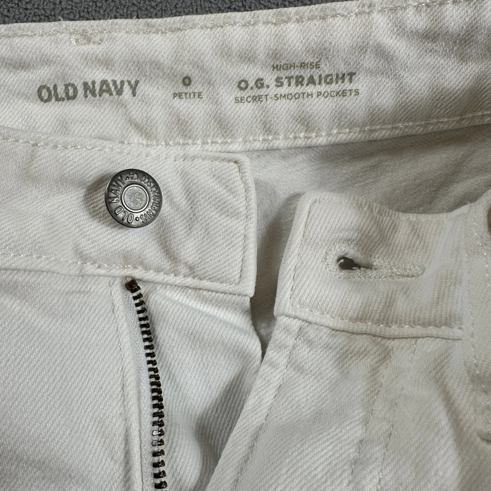Old Navy Jeans 0 Petite Womens OG Straight Leg High Rise White Distressed Slim - Image 5