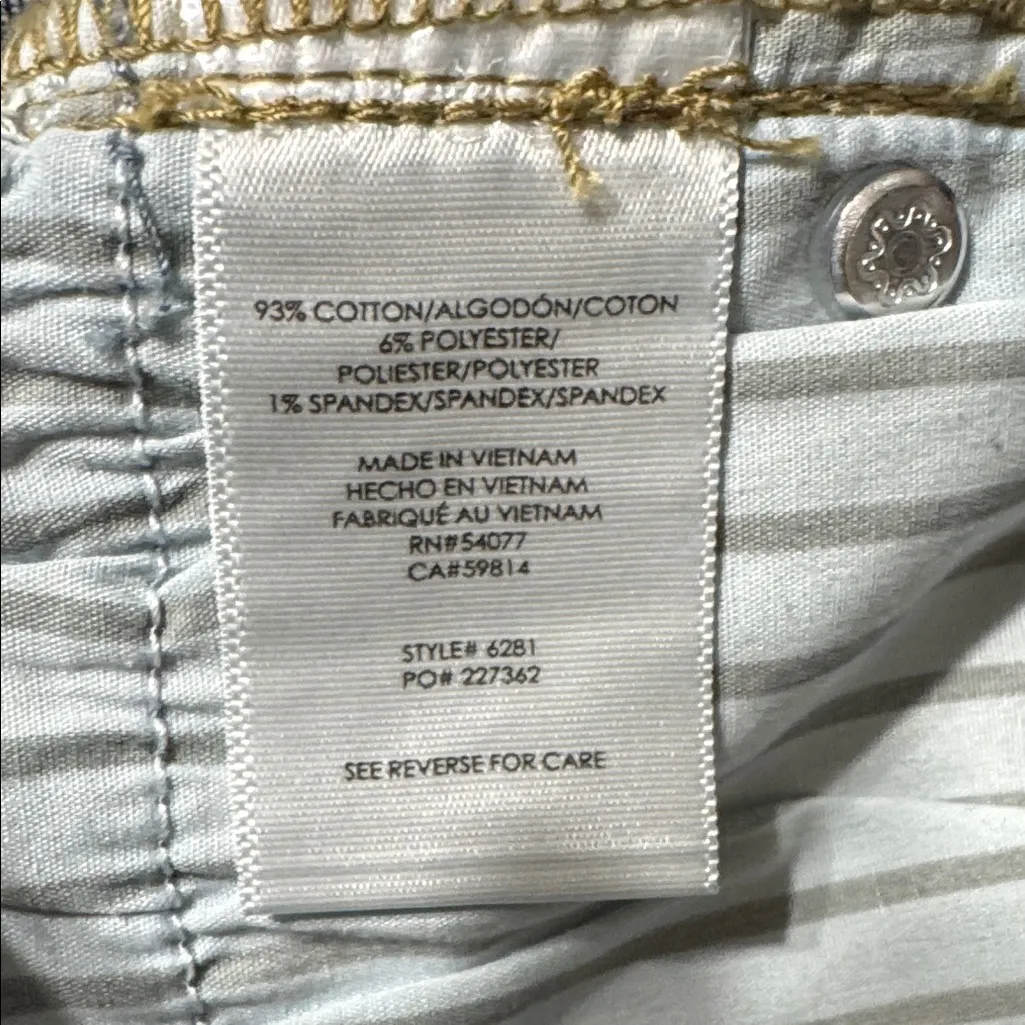 CAbi Hi-lo Crop Two-Tone Ankle Jeans in Dark and Light Blue Size 10 - Image 5