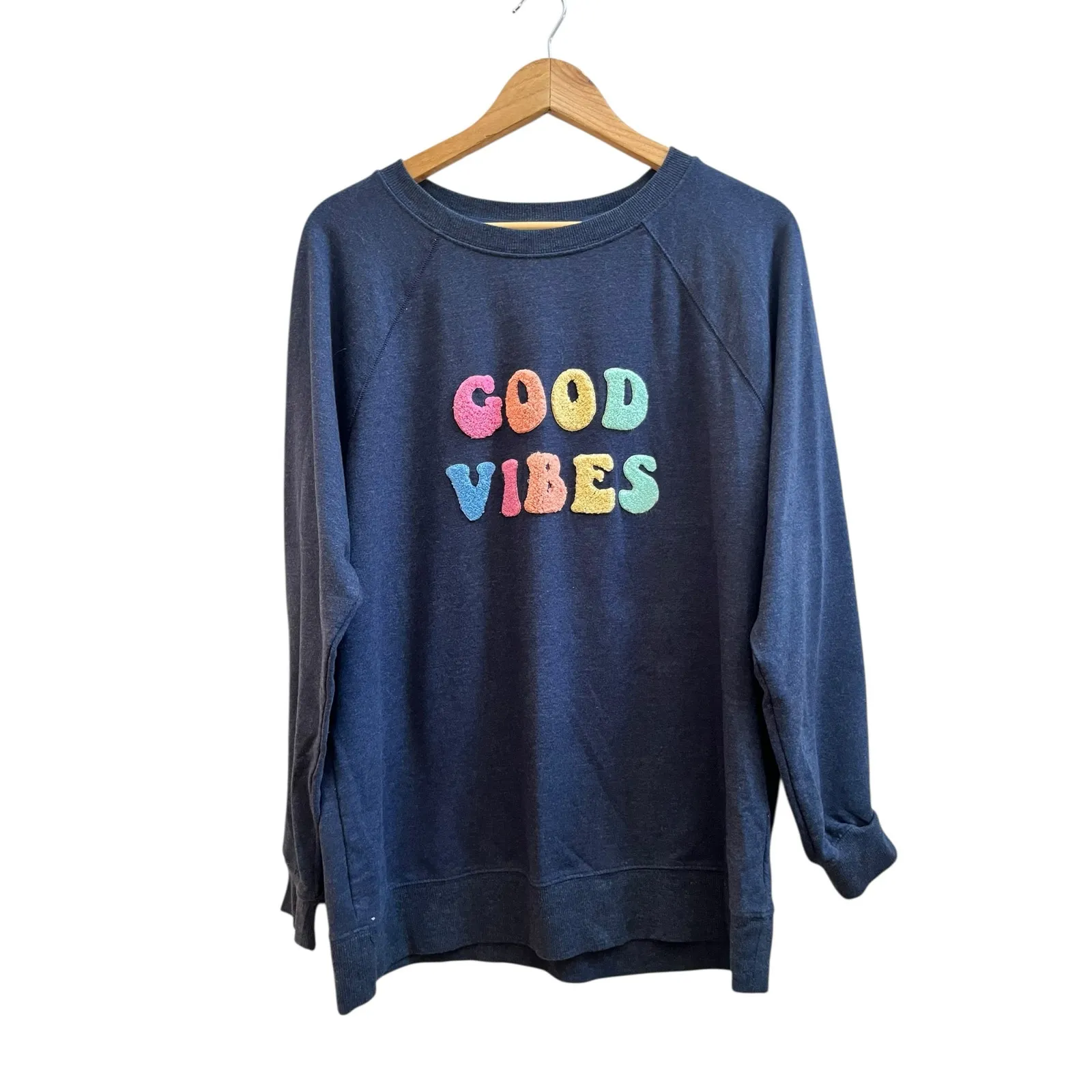 Wildfox Appliqué Good Vibes Pullover Crew Neck Sweatshirt Size Small Relaxed Fit - Image 3