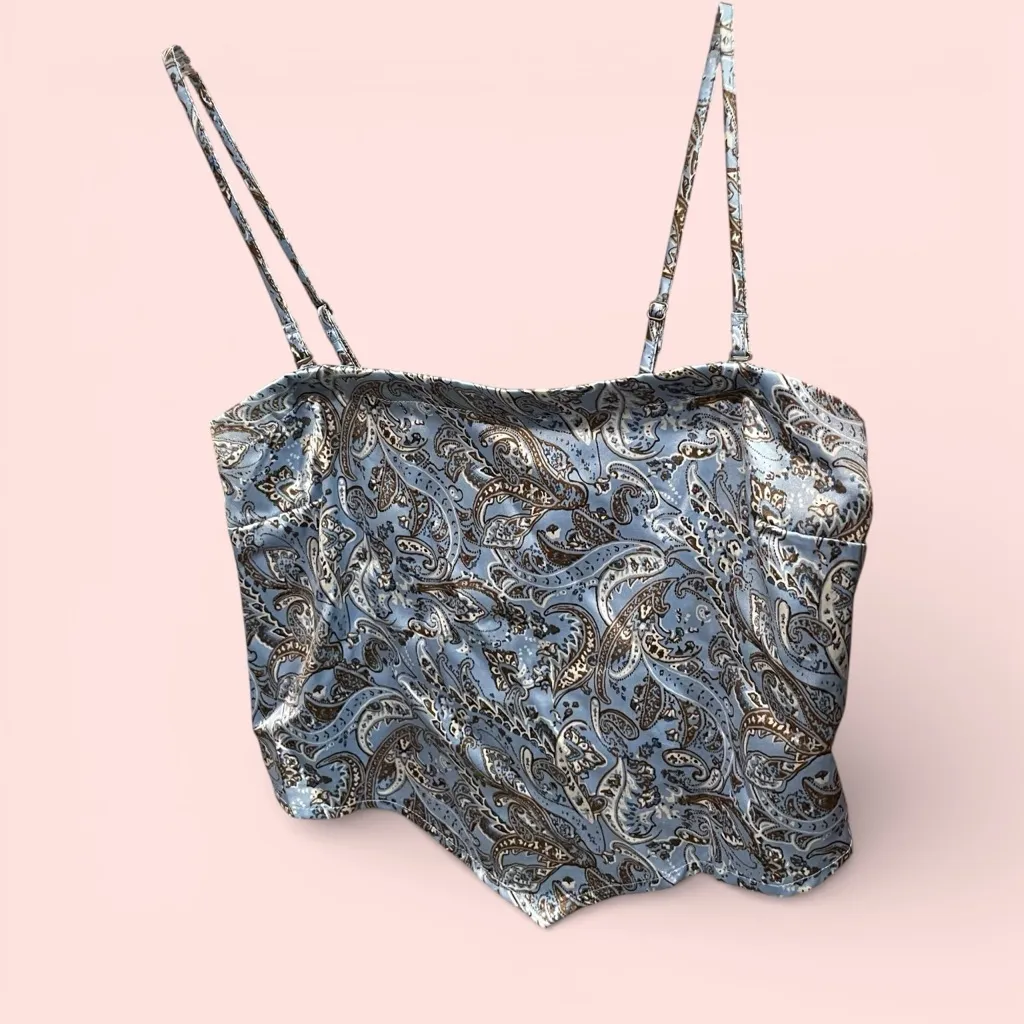 Cute Hollister blue silky paisley scarf print triangle crop top smocked back Y2K - Image 3