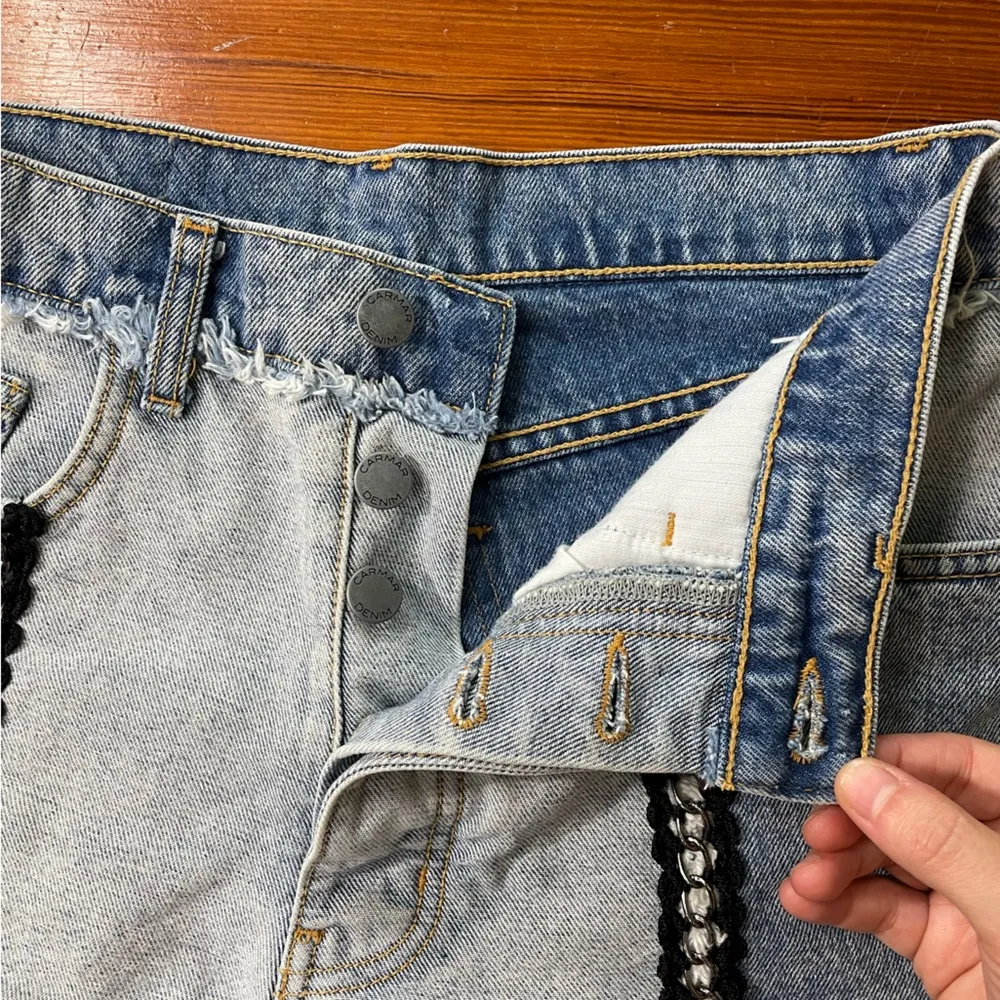 Carmar Patchwork & Chain Button Fly 2 Tone Denim Raw Hem Hippie Jean Shorts ~26 Blue - Image 10