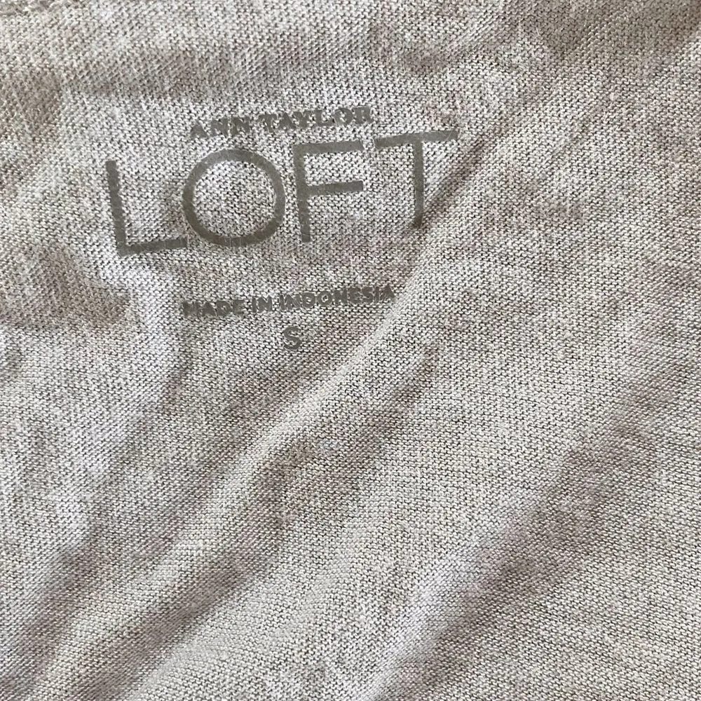 Ann Taylor LOFT Silver Beige Gray Lace Tank Top Metallic Layer Size Small - Image 4