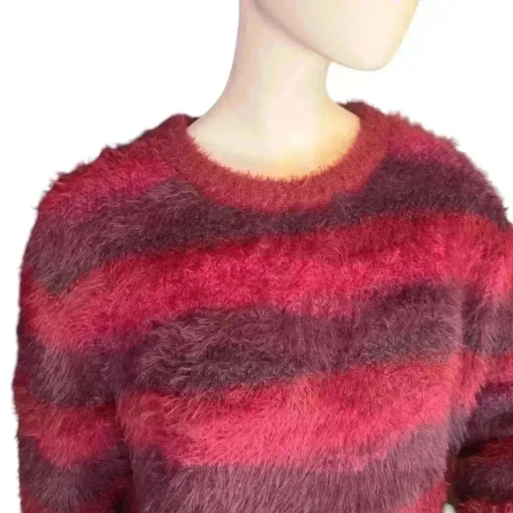 Savage crewneck fuzzy texture long sleeve sweater l. Size L - Image 5