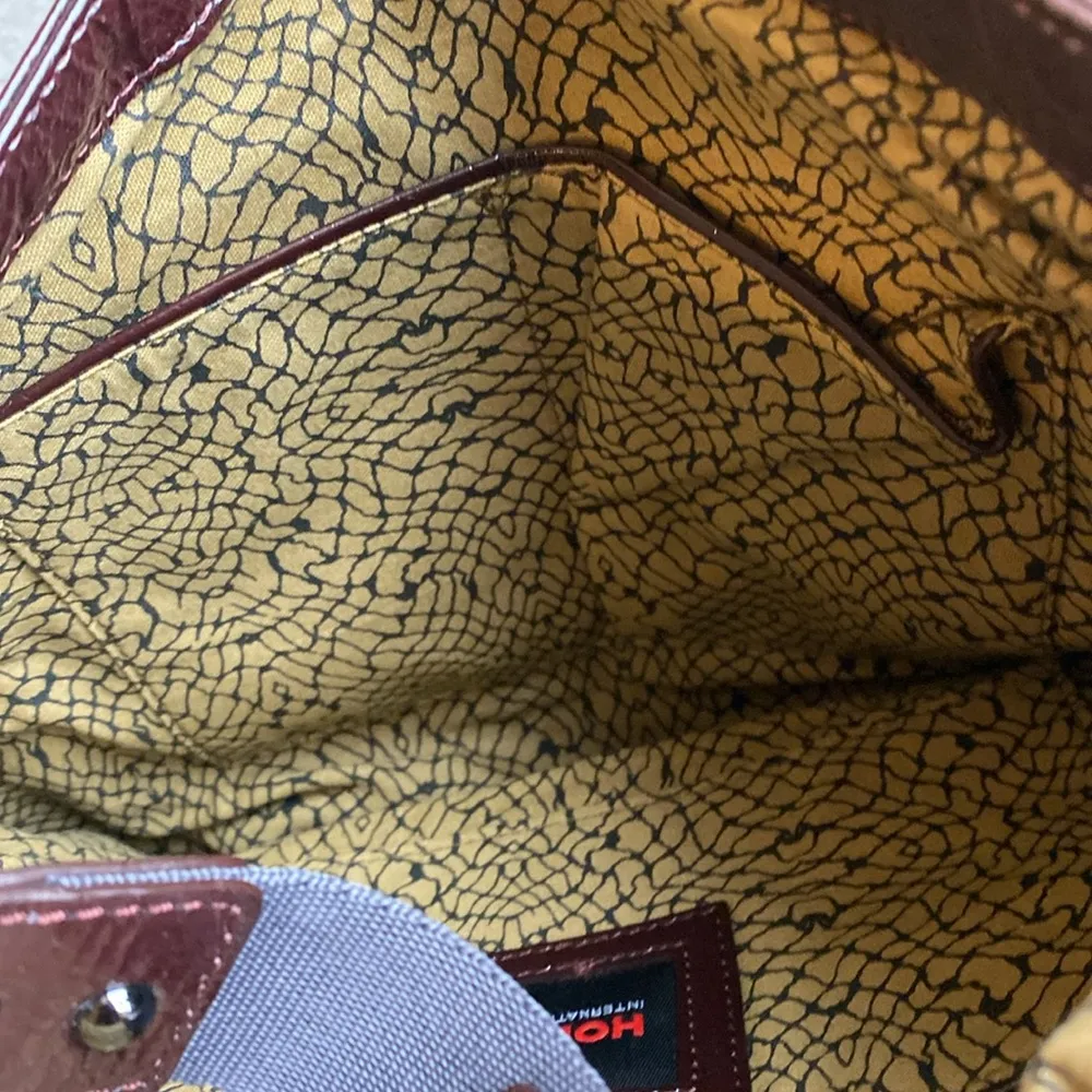 HOBO international Brown Patent Leather convertible crossbody purse - Image 9