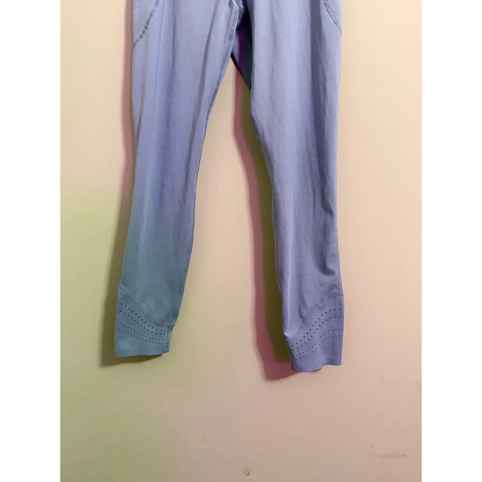 JoyLab Women Light Blue Athletic Leggings Cropped Perforated Detail Pockets SZ M - Image 2