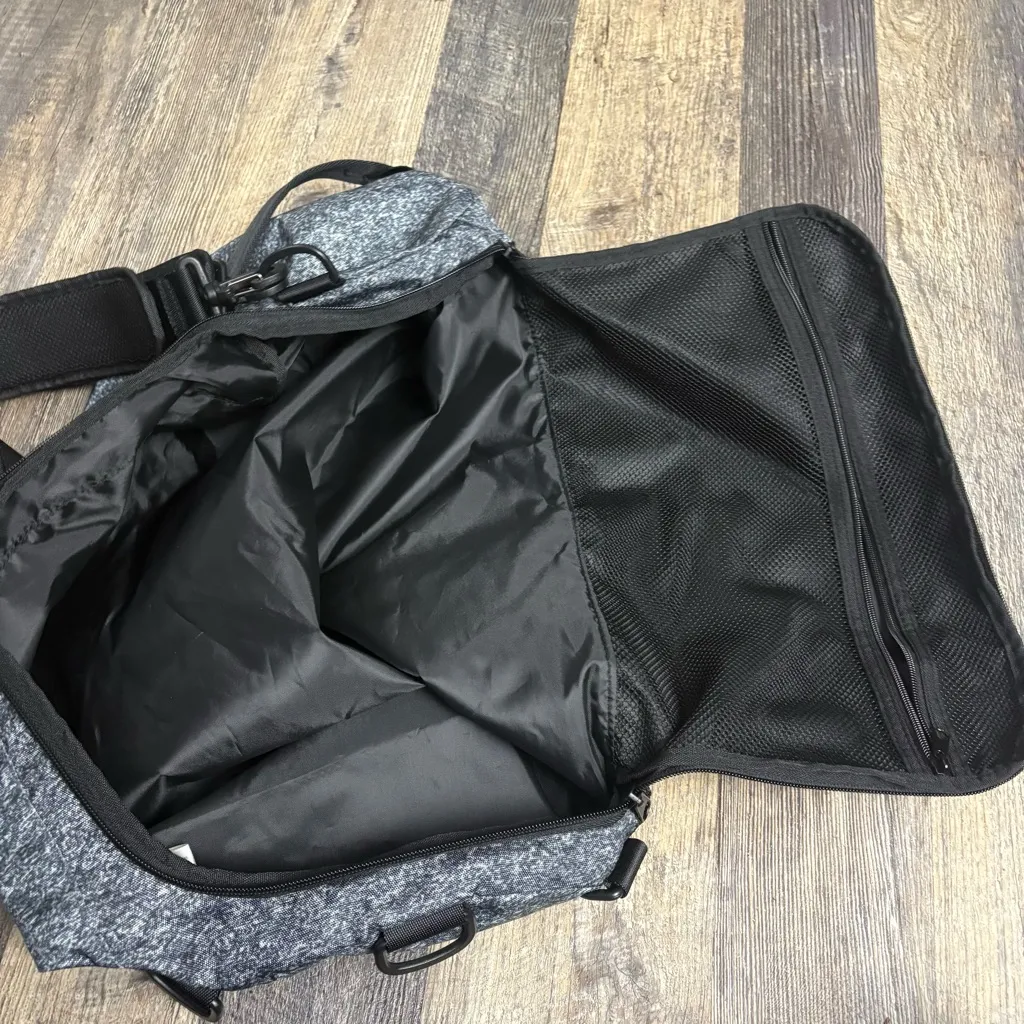 Victorias Secret PINK Duffle Bag Zip Weekender Tote Backpack Carry On NWOT - Image 6