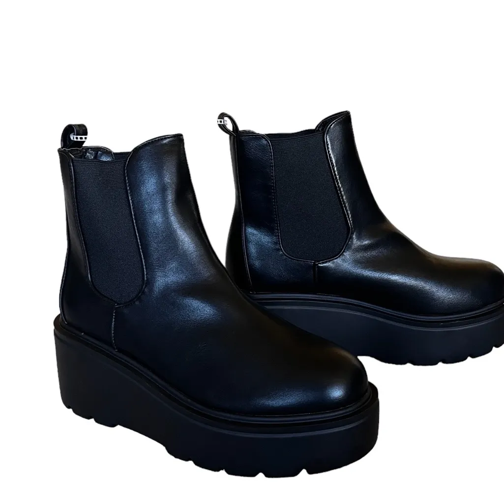 Top Moda NEW  Y2K WEDGES CHELSA BOOT SLIP ON BLACK SZ-8 - Image 2