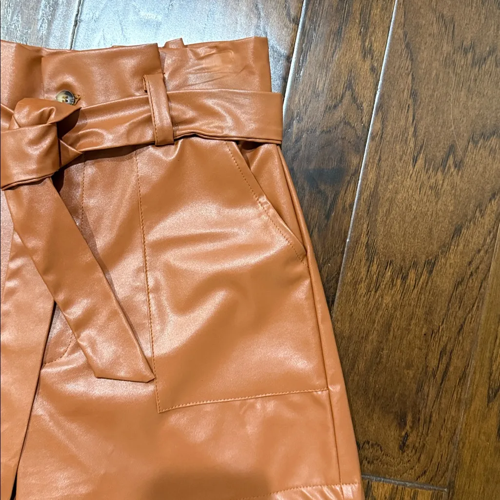 High Waist Short - Image 2